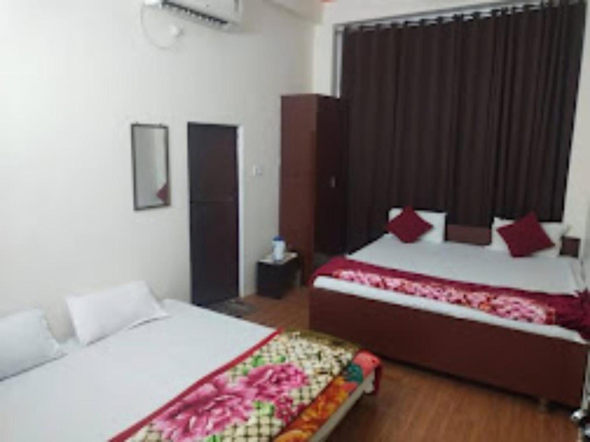 Goroomgo Varanasi Paradise Varanasi - Parking & Restaurant Available - Perfect Location And Comfortable Room 외부 사진