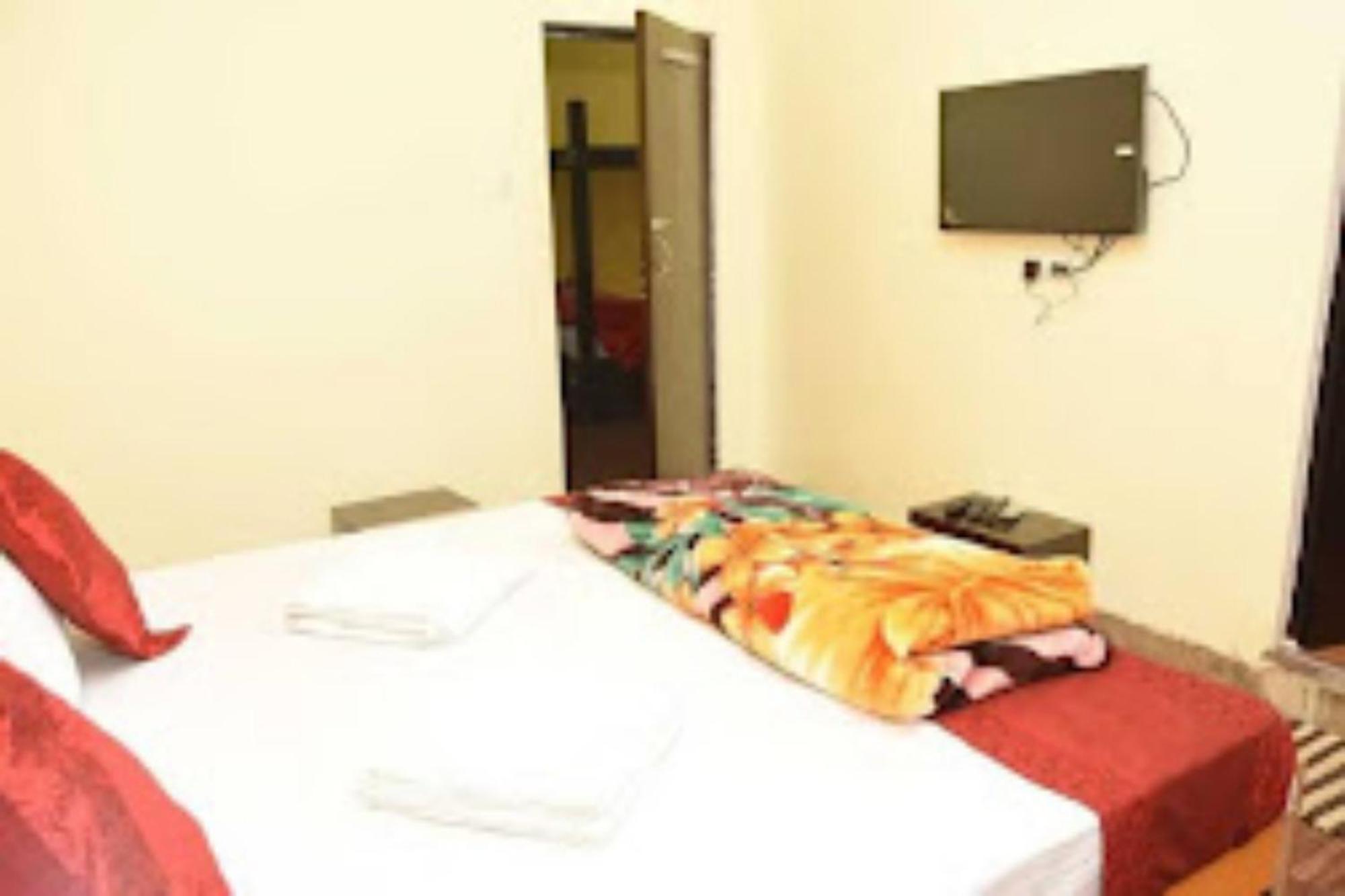 Goroomgo Varanasi Paradise Varanasi - Parking & Restaurant Available - Perfect Location And Comfortable Room 외부 사진