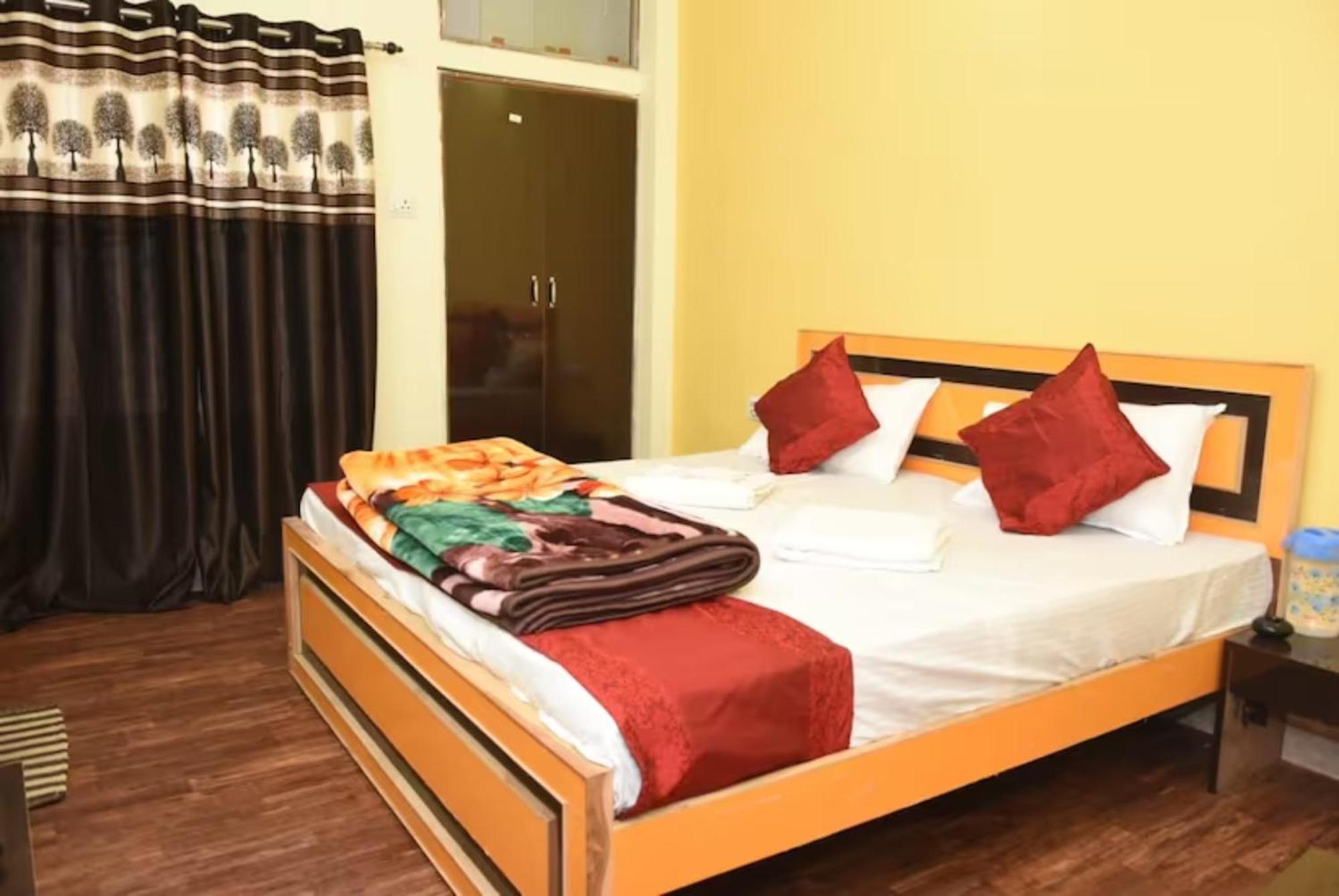 Goroomgo Varanasi Paradise Varanasi - Parking & Restaurant Available - Perfect Location And Comfortable Room 외부 사진