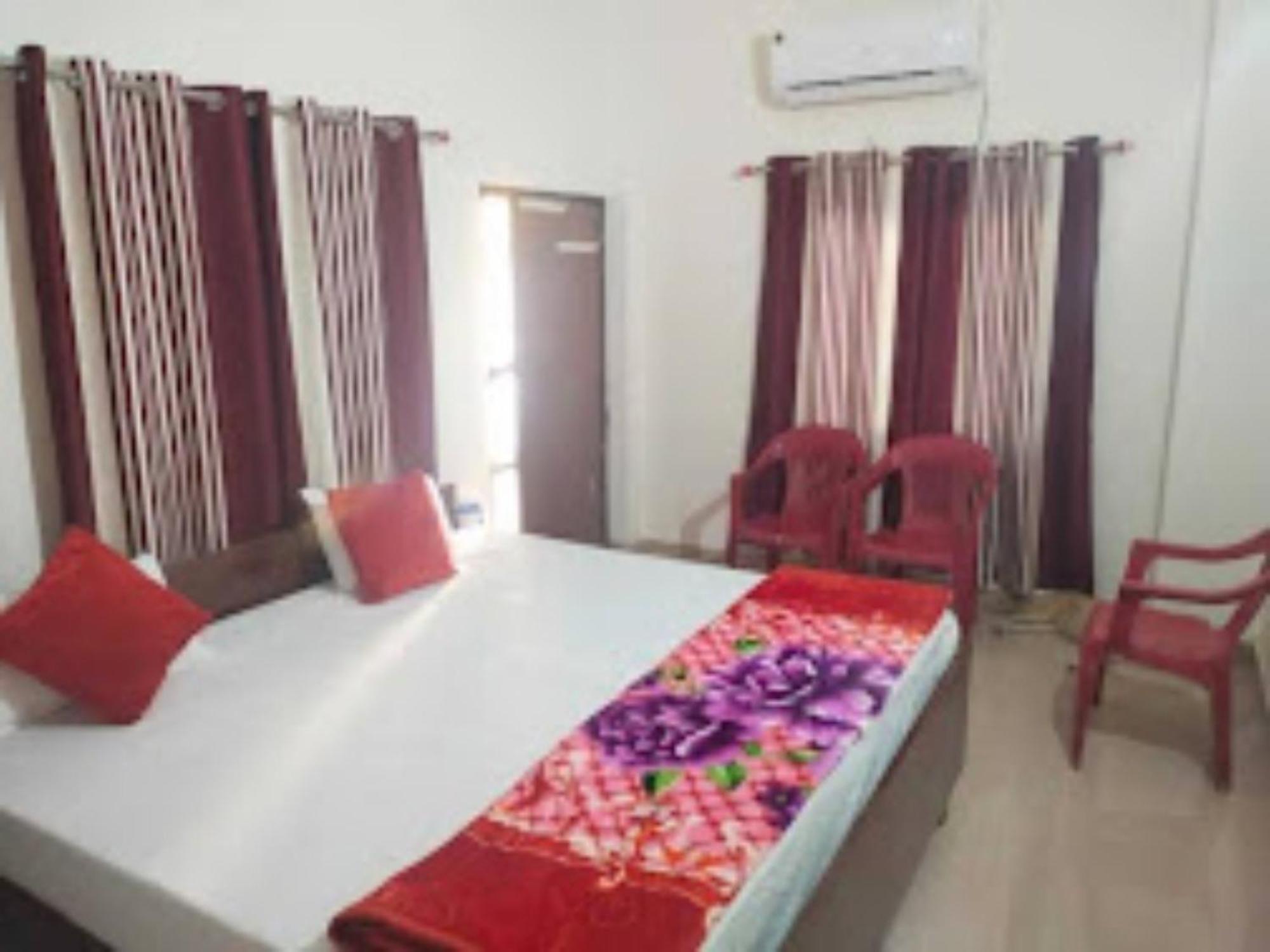 Goroomgo Varanasi Paradise Varanasi - Parking & Restaurant Available - Perfect Location And Comfortable Room 외부 사진