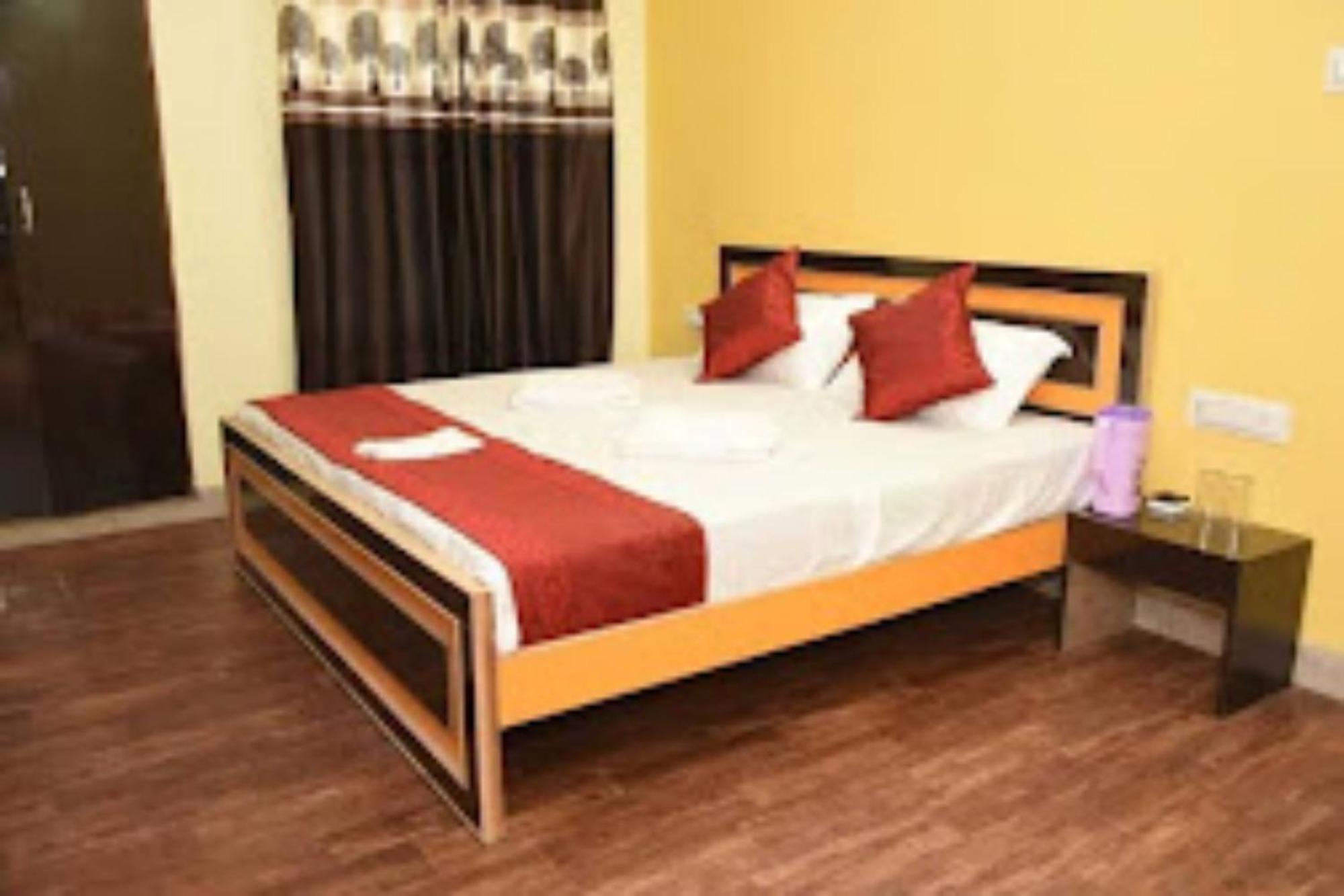 Goroomgo Varanasi Paradise Varanasi - Parking & Restaurant Available - Perfect Location And Comfortable Room 외부 사진
