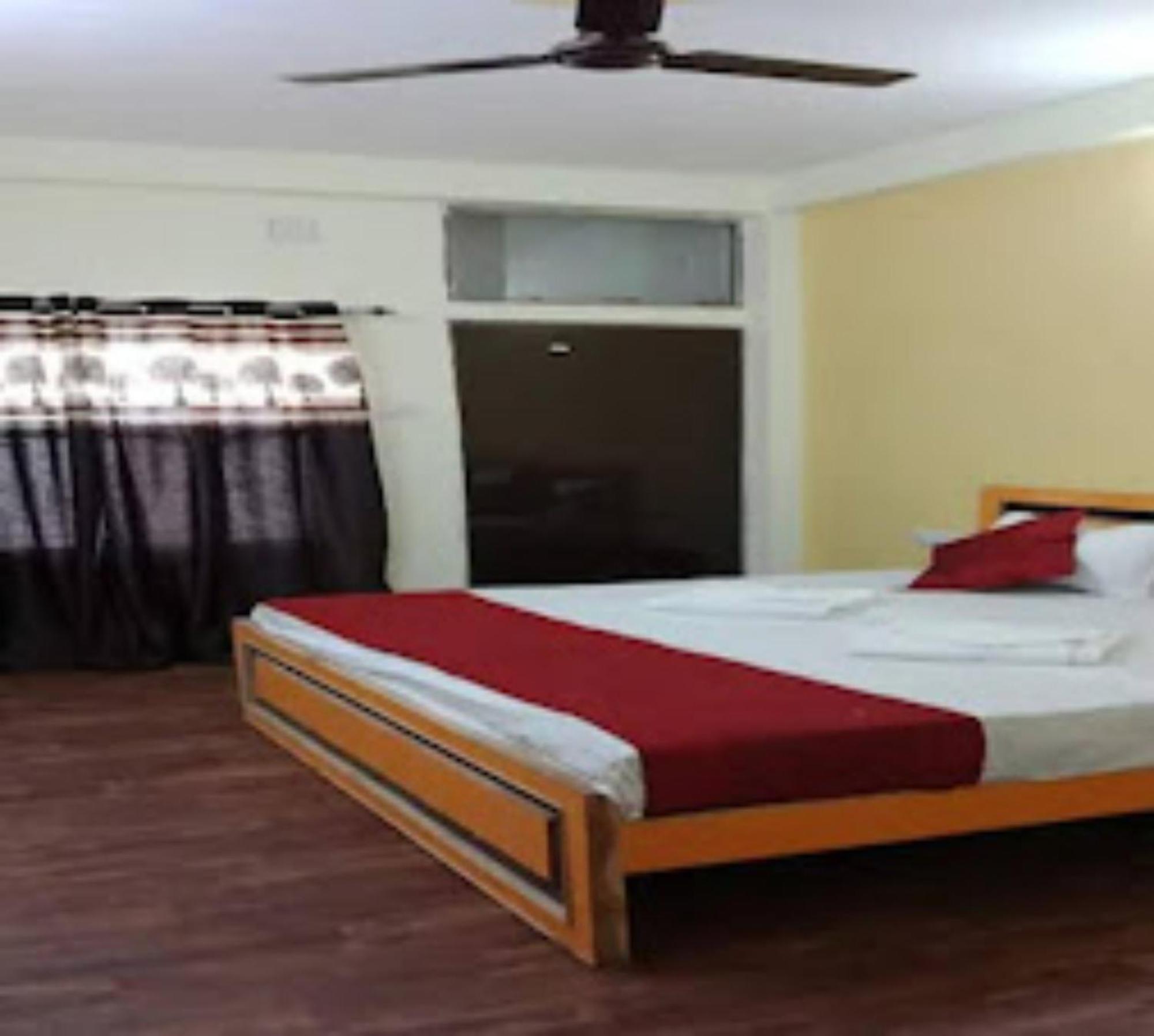 Goroomgo Varanasi Paradise Varanasi - Parking & Restaurant Available - Perfect Location And Comfortable Room 외부 사진