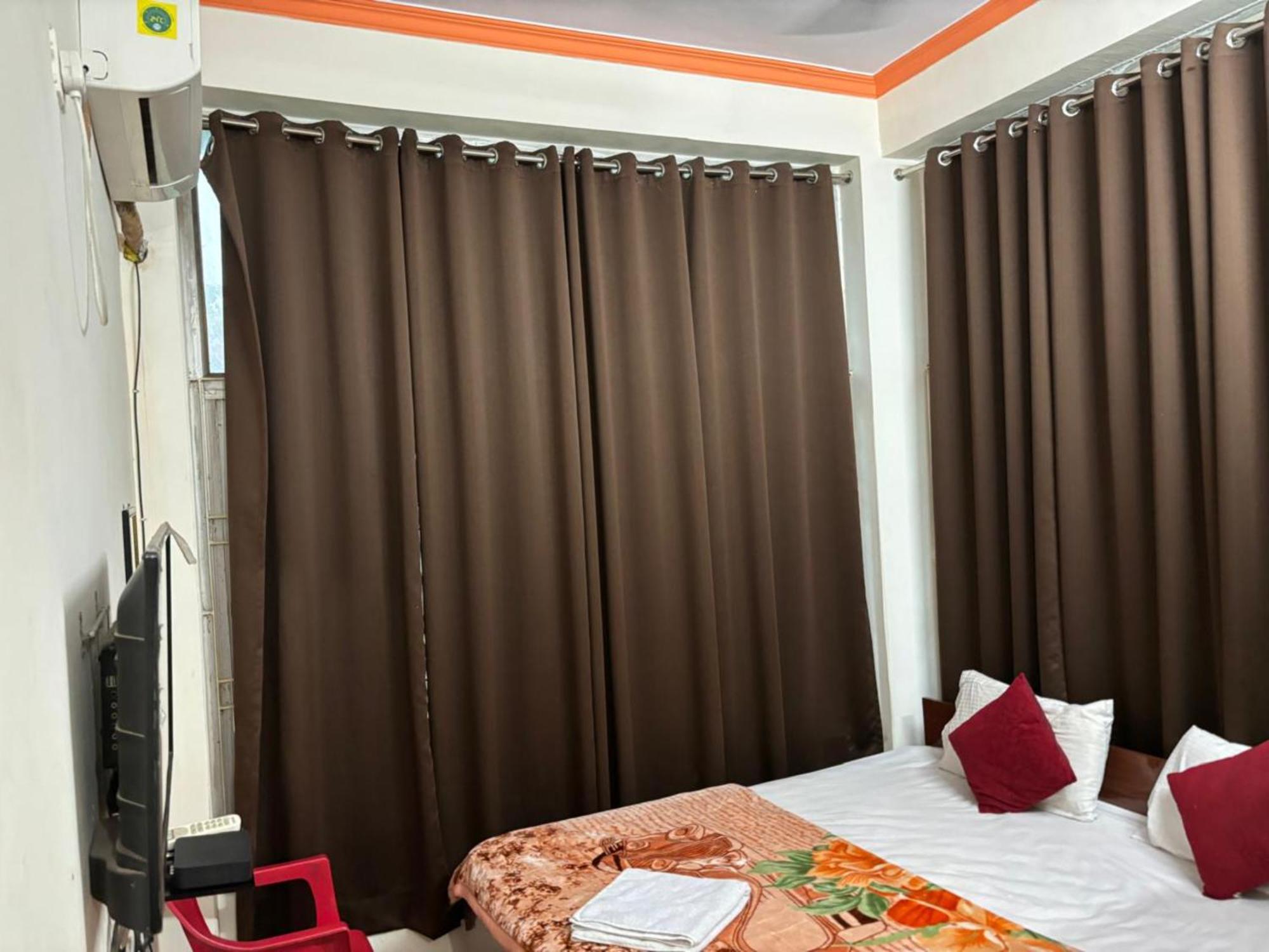 Goroomgo Varanasi Paradise Varanasi - Parking & Restaurant Available - Perfect Location And Comfortable Room 외부 사진