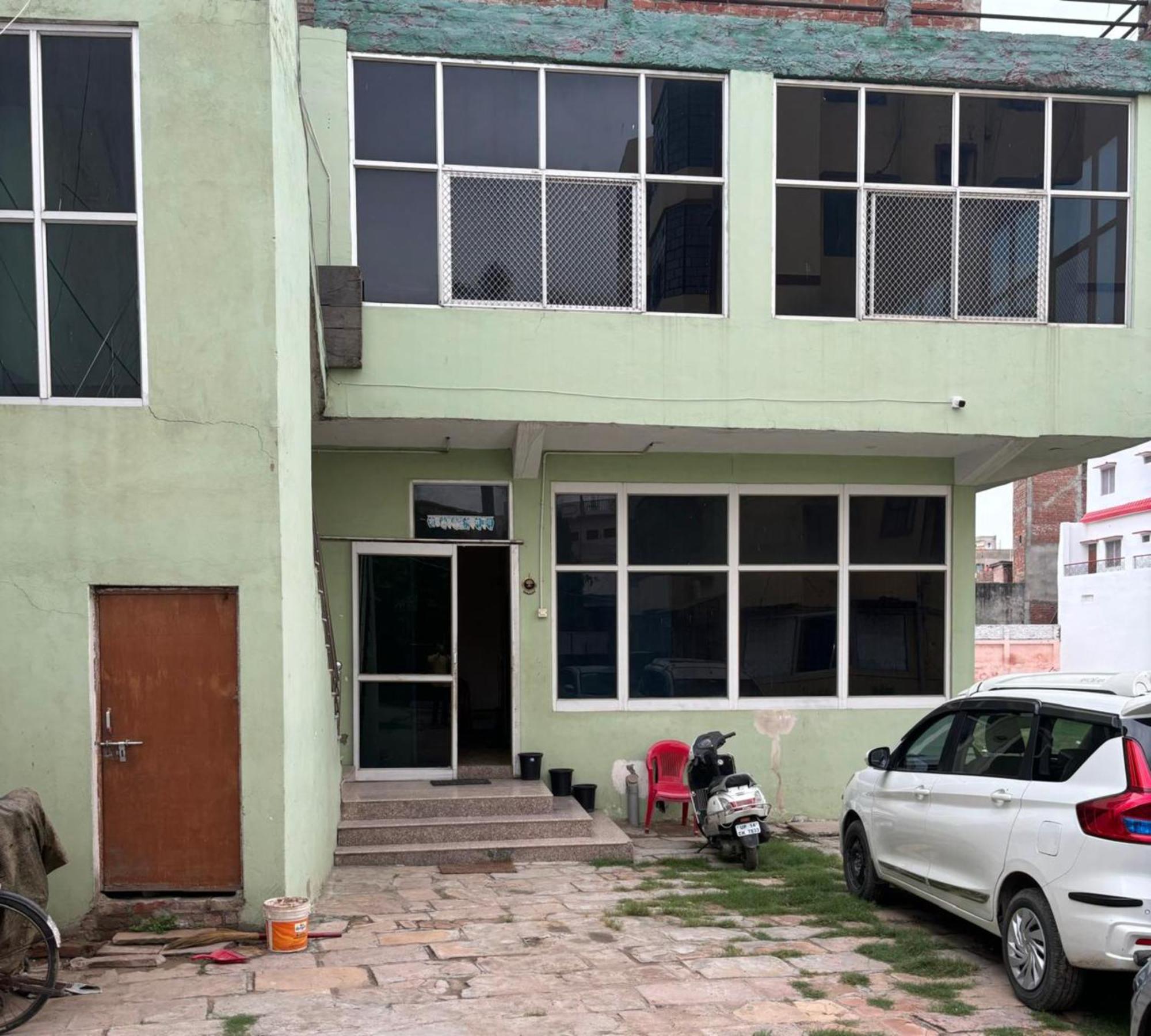 Goroomgo Varanasi Paradise Varanasi - Parking & Restaurant Available - Perfect Location And Comfortable Room 외부 사진